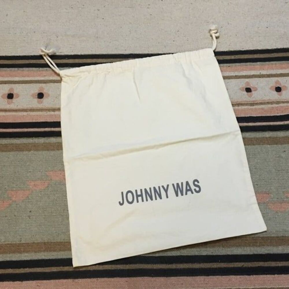 Johnny Was medium Off White drawstring dustbag logo on front
Garment bag